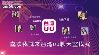 18岁的金发小可爱在她的毛片中首次亮相