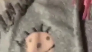 按摩师为新娘和她的公婆们提供感性的Nuru按摩
