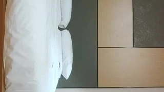 大屁股43岁骚货阿姨，搁家里穿开档丝袜，高跟鞋跪在客厅上：啊啊啊操死我了，啊啊轻一点，嗯嗯，你感觉到了吗，骚气！