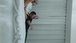 贝林厄姆加盟皇马西昌母狗被单男草爽，和单男激情热吻