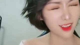 享受肛交快感的Sara Rich