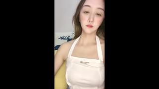 黑丝高跟爆乳极品尤物全程露脸让两个大哥玩弄，口交大鸡巴听狼友指挥，激情上位让小哥揉着奶子后入爆草蹂躏