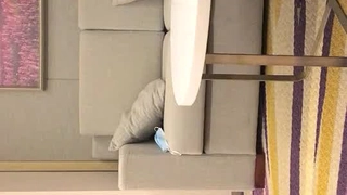 少女安吉在宿舍里被紧致的屁股操了