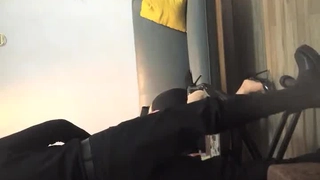 花臂纹身超棒身材女神 ，扭动细腰慢慢脱掉 ，圆润白皙美乳 ，抖动奶子直晃动，掰开紧致小穴特写 ，娇喘呻吟更是诱人