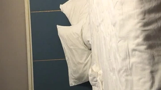 广州富姐伊轩调教系列1_喝尿舔逼打咪咪_看的很刺